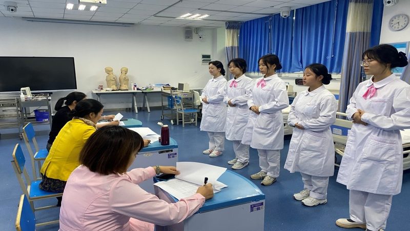 母婴护理师培训教材，教师资格申请的必备攻略