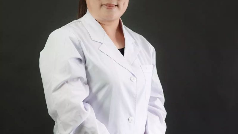 月嫂服务的价格通常按天计算，具体价格会受到以下几个因素的影响：